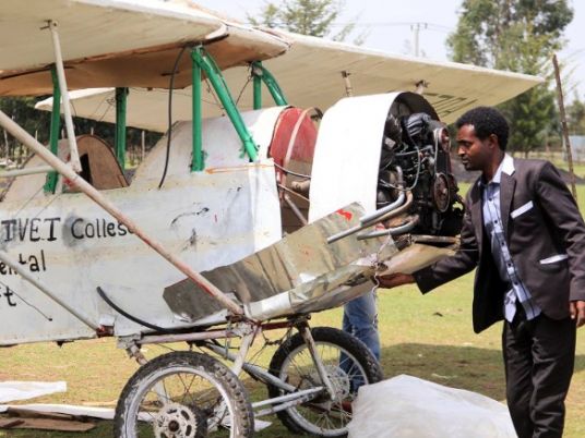 Man builds plane using Youtube, will fly it to his own wedding...! 