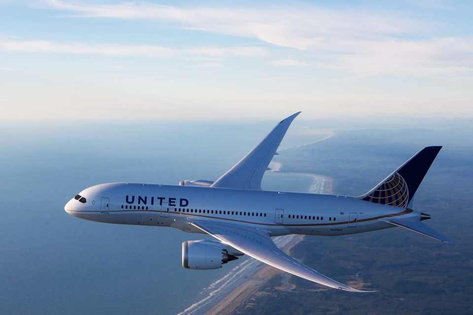 United flight dives within 775 feet of impact with Pacific Ocean