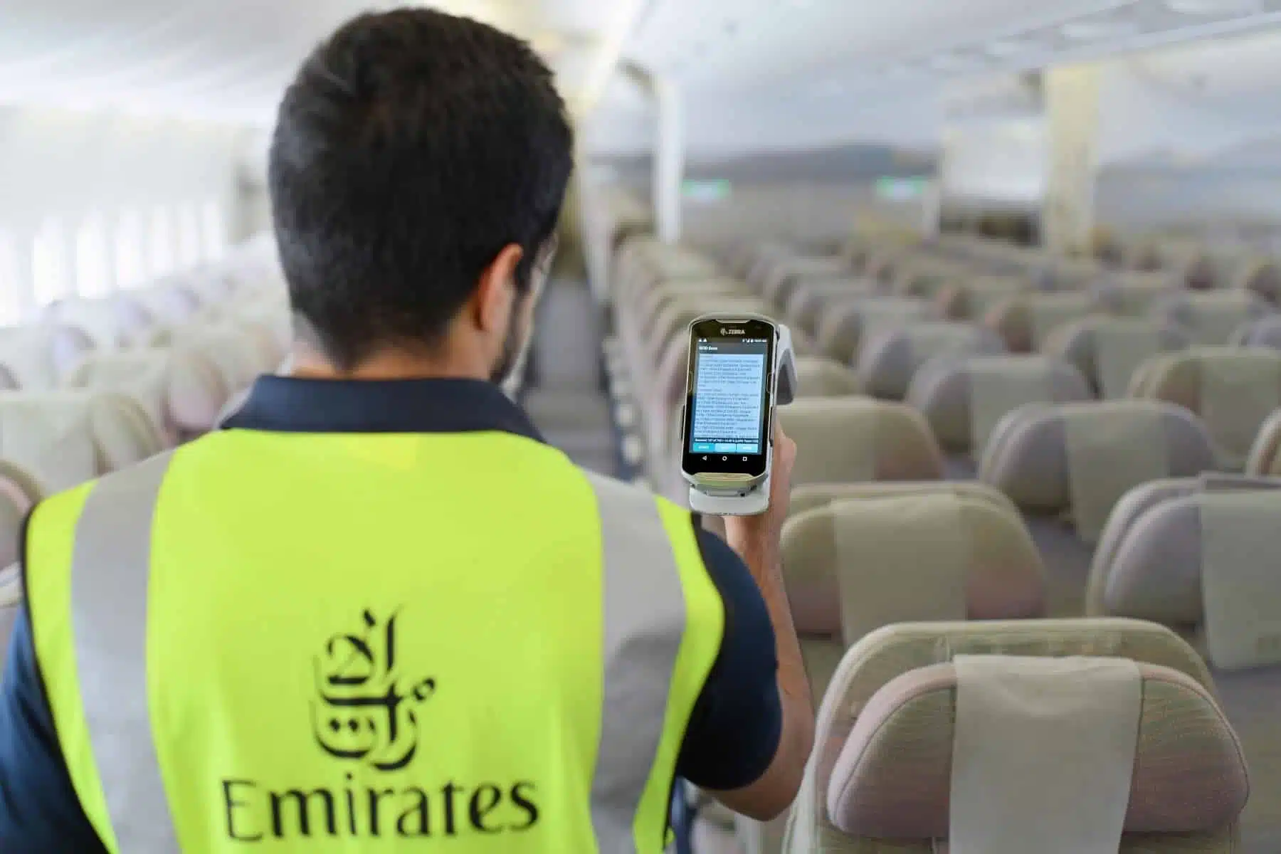 Emirates completes the largest number of RFID scans for inflight emergency equipment on a daily basis
