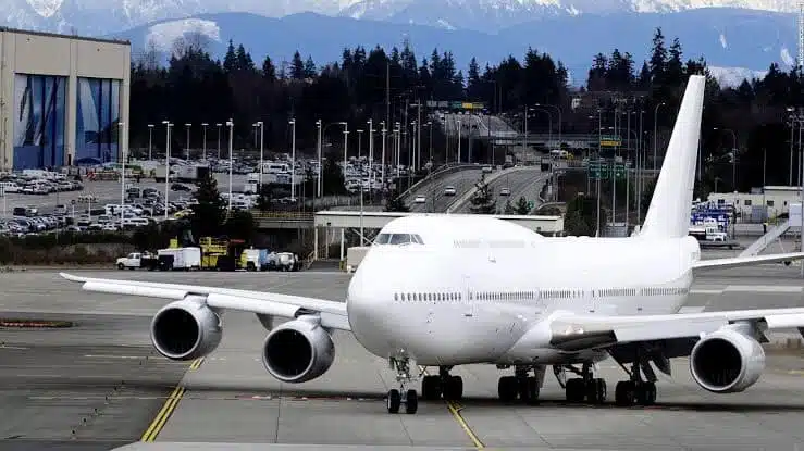 Boeing 747 fuselage supplier Triumph Aerostructures is closing two of its facilities.