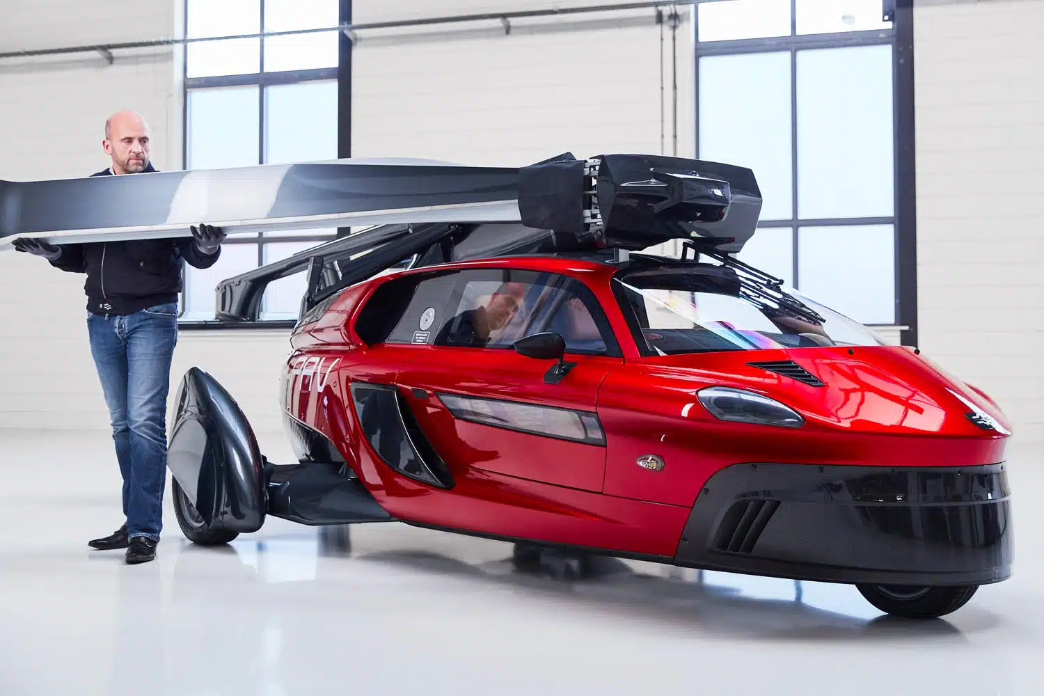 World's first car that can fly and drive both