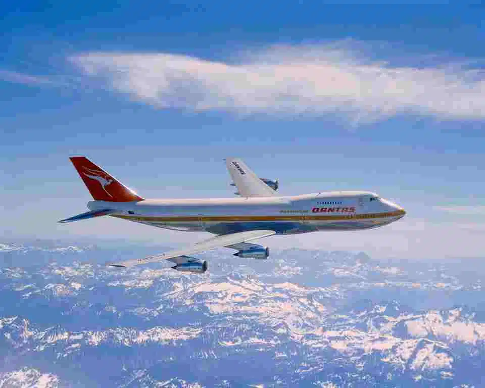 The-first-Qantas-747-VH-EBA-on-an-early-test-flight-from-Seattle-in-1971.
