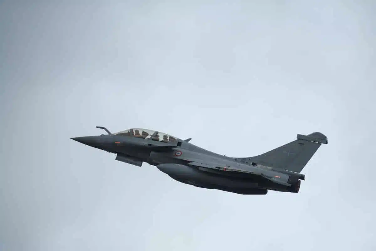 Rafale Dassault gifted 1 million Euros to Indian middleman?