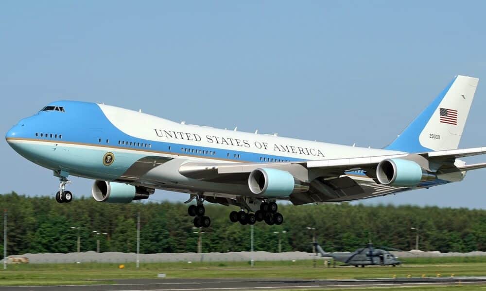 10 things which is really special for US president in AIR FORCE ONE