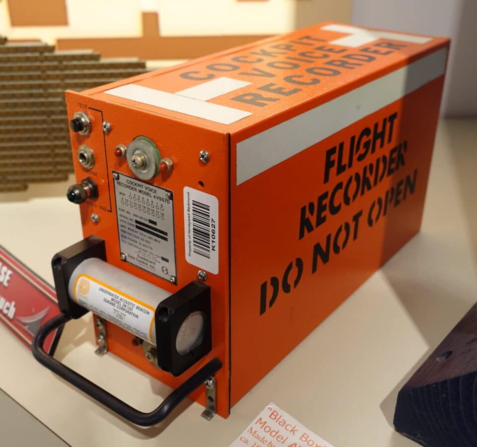 How does a Black Box Work ? its importance in an Aircraft.