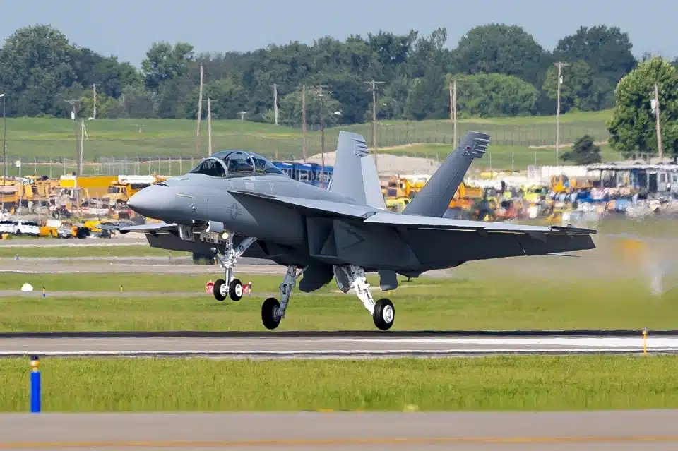 Boeing, U.S. Navy Demonstrate Manned-Unmanned Teaming with Super Hornet Flight Tests