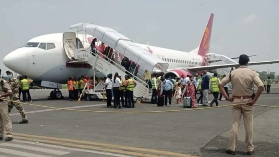 A Spice Jet B737 Max made an emergency landing in Karachi, Pakistan.
