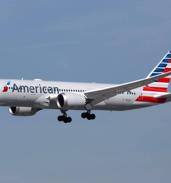 American Airlines Flight Attendant Orders First-Class Traveler to use Economy Restroom