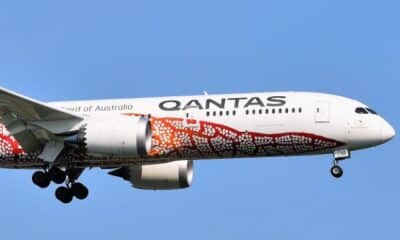Qantas Takes off from Melbourne to Dallas