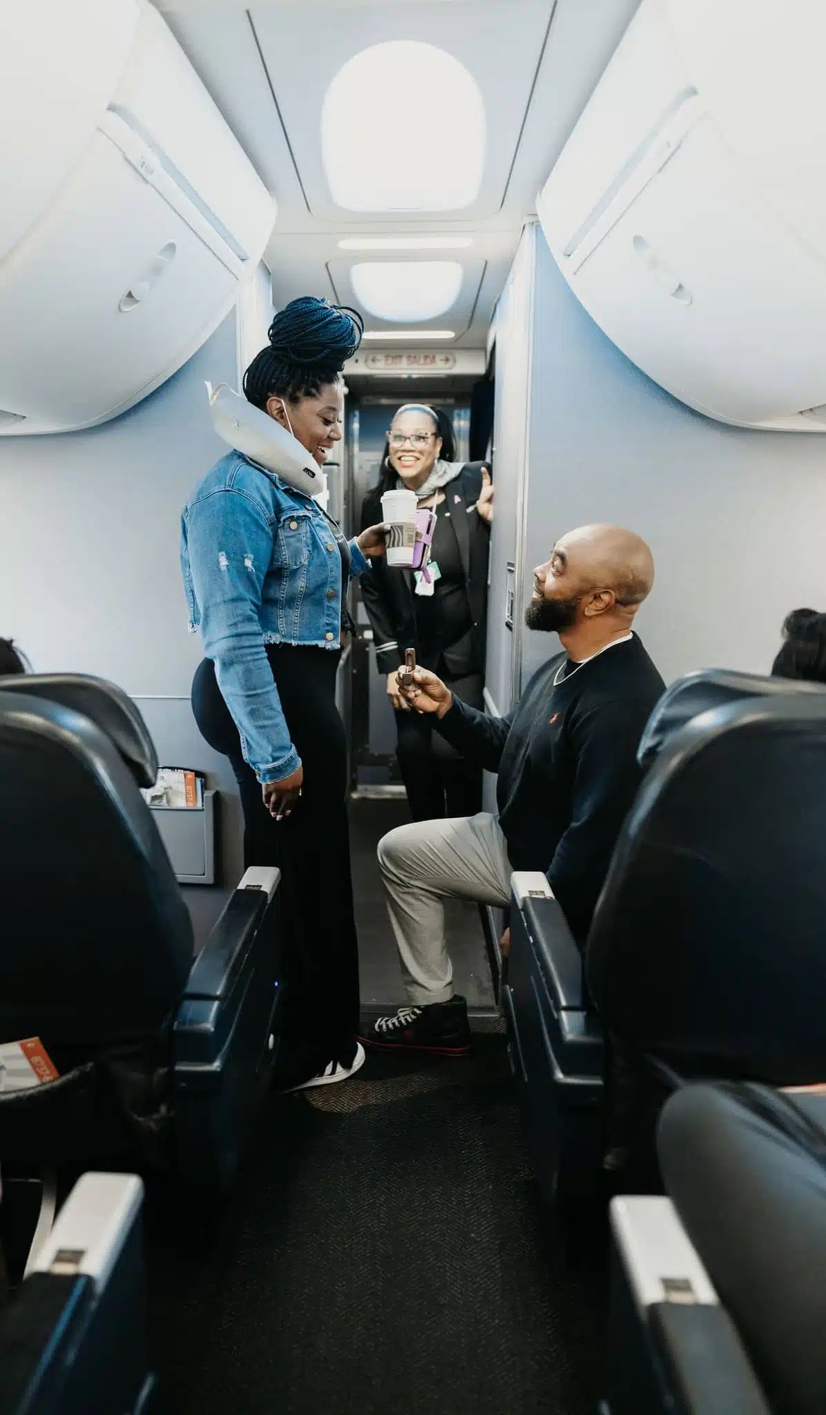 Man gets special help from a US-based airline to propose to girlfriend.