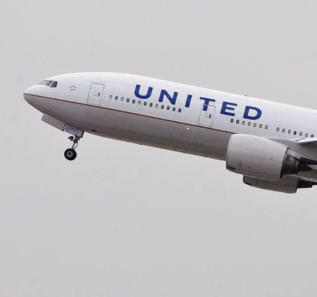 United Airlines to Pay $305,000 to Settle EEOC Religious Discrimination Lawsuit