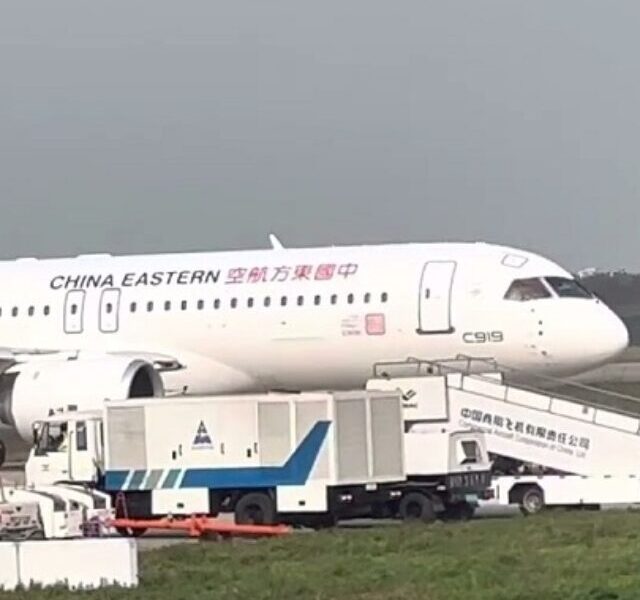 World's First C919 Aircraft Delivered to China Eastern Airlines