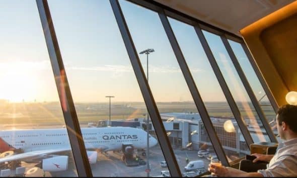 Chinese Man eats free at airport for a year using a single plane ticket