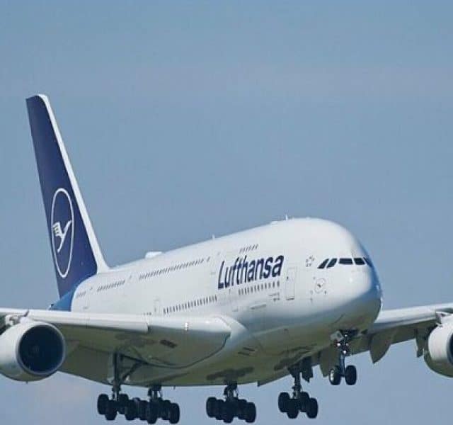 Lufthansa is bringing back the A380 superjumbo