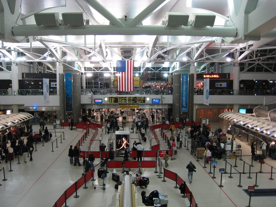Which US Airports Have the Longest and Shortest Wait Times?