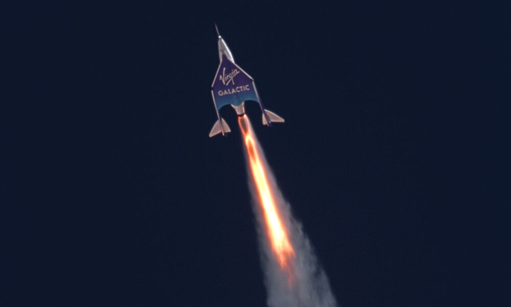 Virgin Galactic announces start of commercial spaceflight service