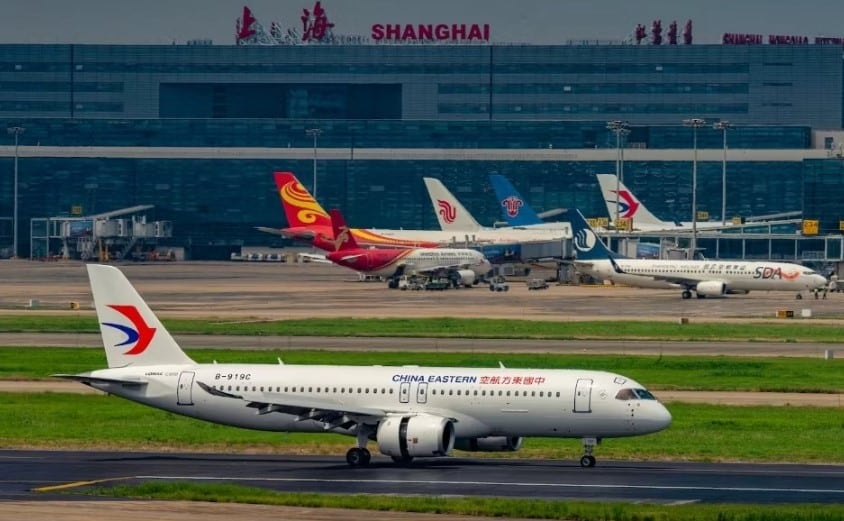 Comac delivers the Second C919 aircraft to China Eastern airlines
