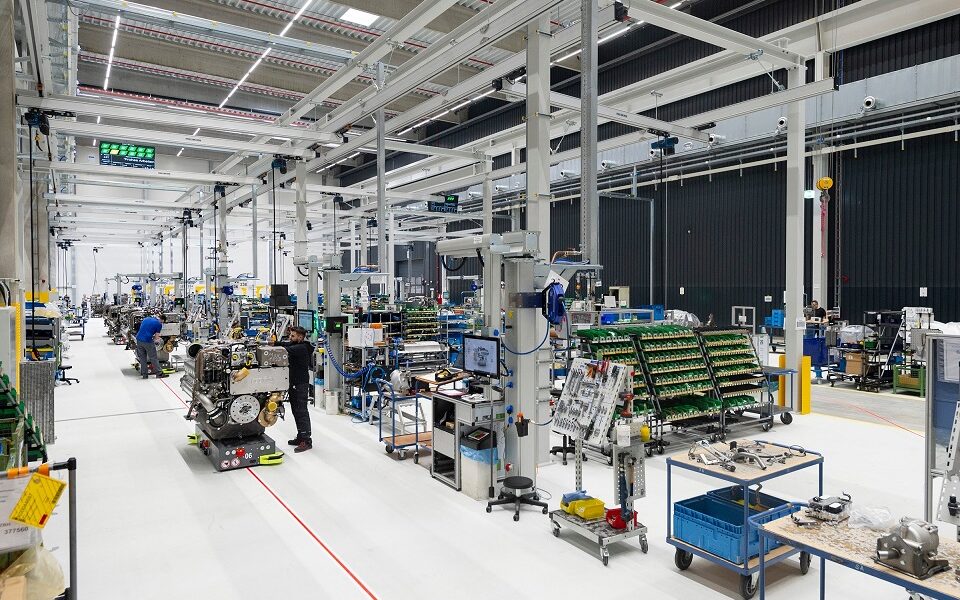 Rolls-Royce officially opens €30m mtu combustion engine assembly plant in Germany