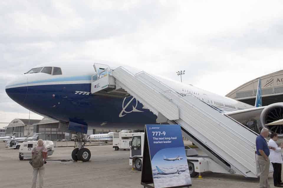 Boeing's Showstopper Aircraft and Green Commitment at Dubai Airshow 2023