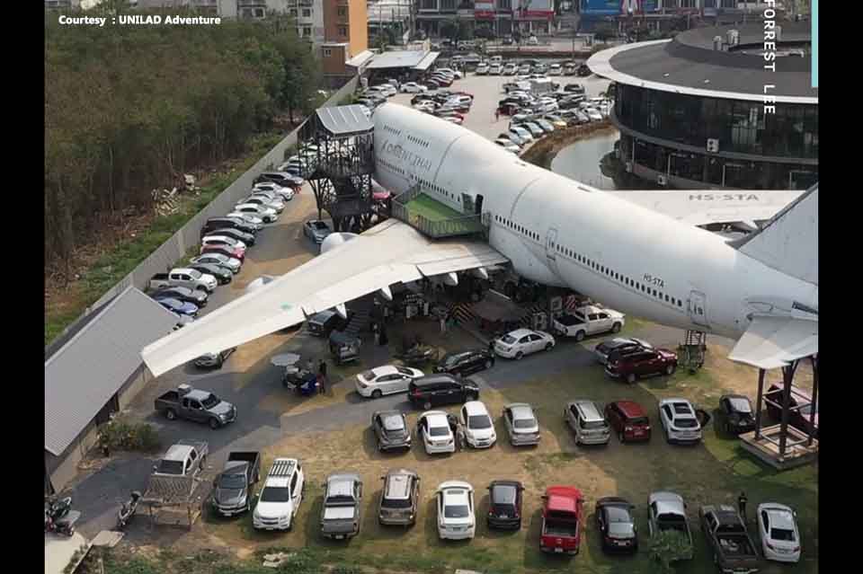  Retired Boeing 747 converted into incredible cafe in Thailand