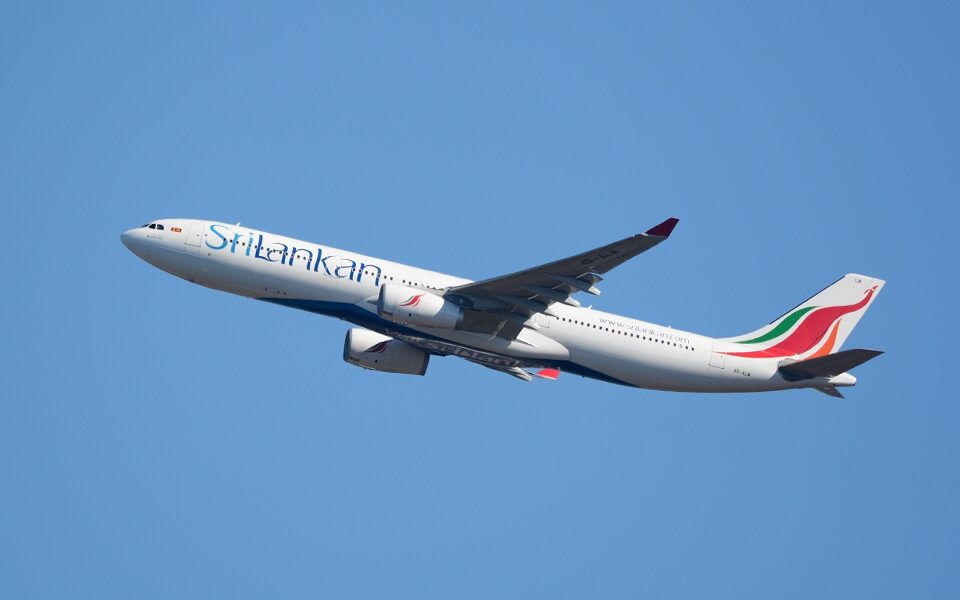 Etihad & Emirates keen on acquiring stake in SriLankan Airlines