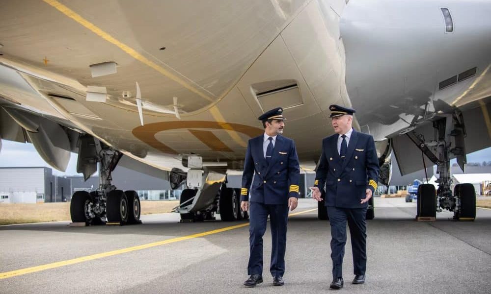 Etihad Pilots Granted Dual Certification for A350 and A380 Operations