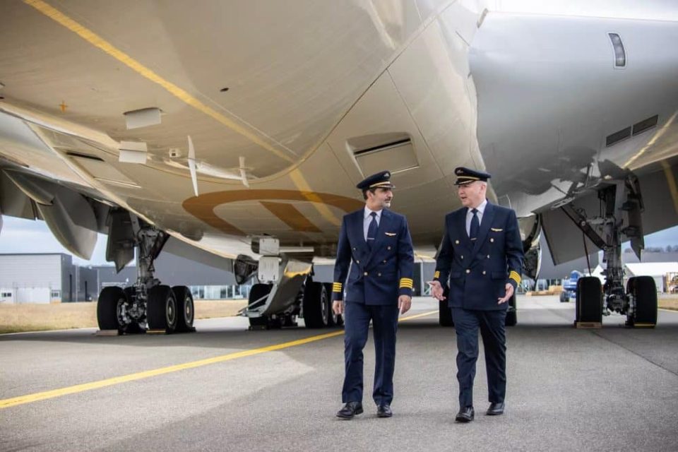 Etihad Pilots Granted Dual Certification for A350 and A380 Operations
