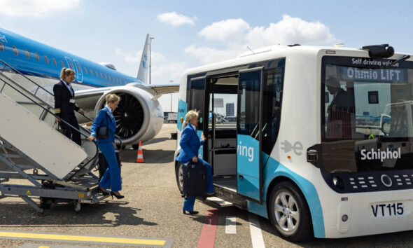 KLM Begins Testing Self Driving Crew Buses at Schiphol Airport